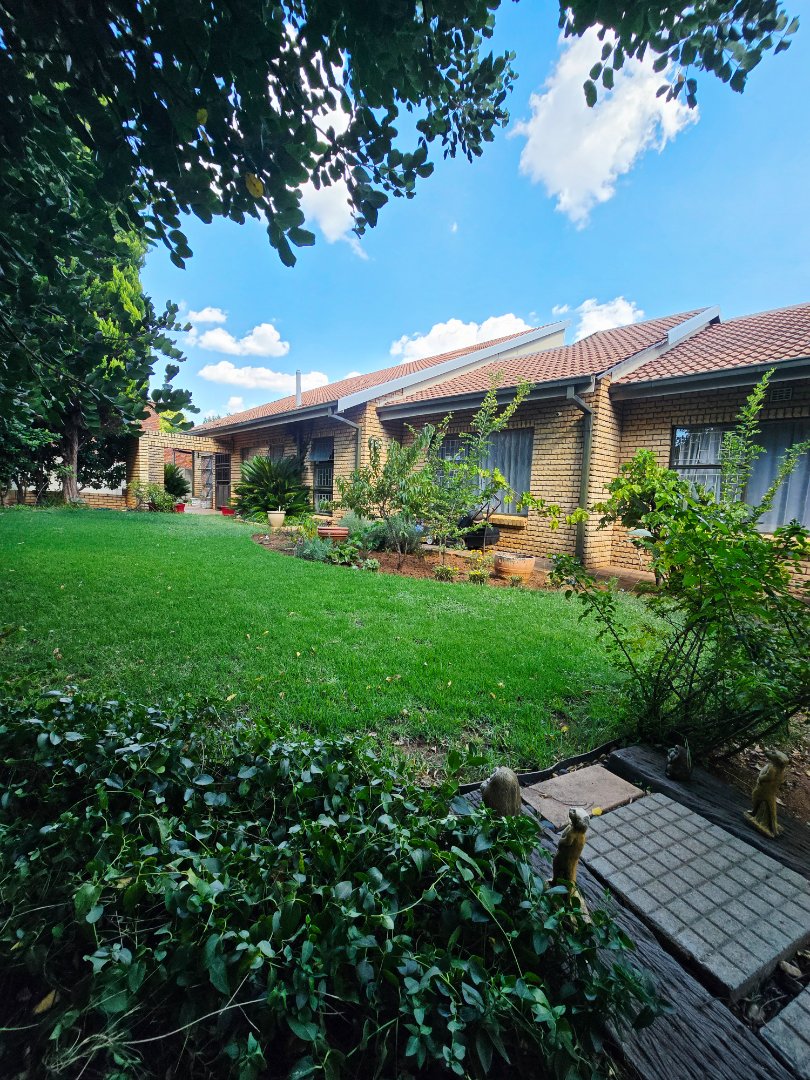 4 Bedroom Property for Sale in Flamwood North West